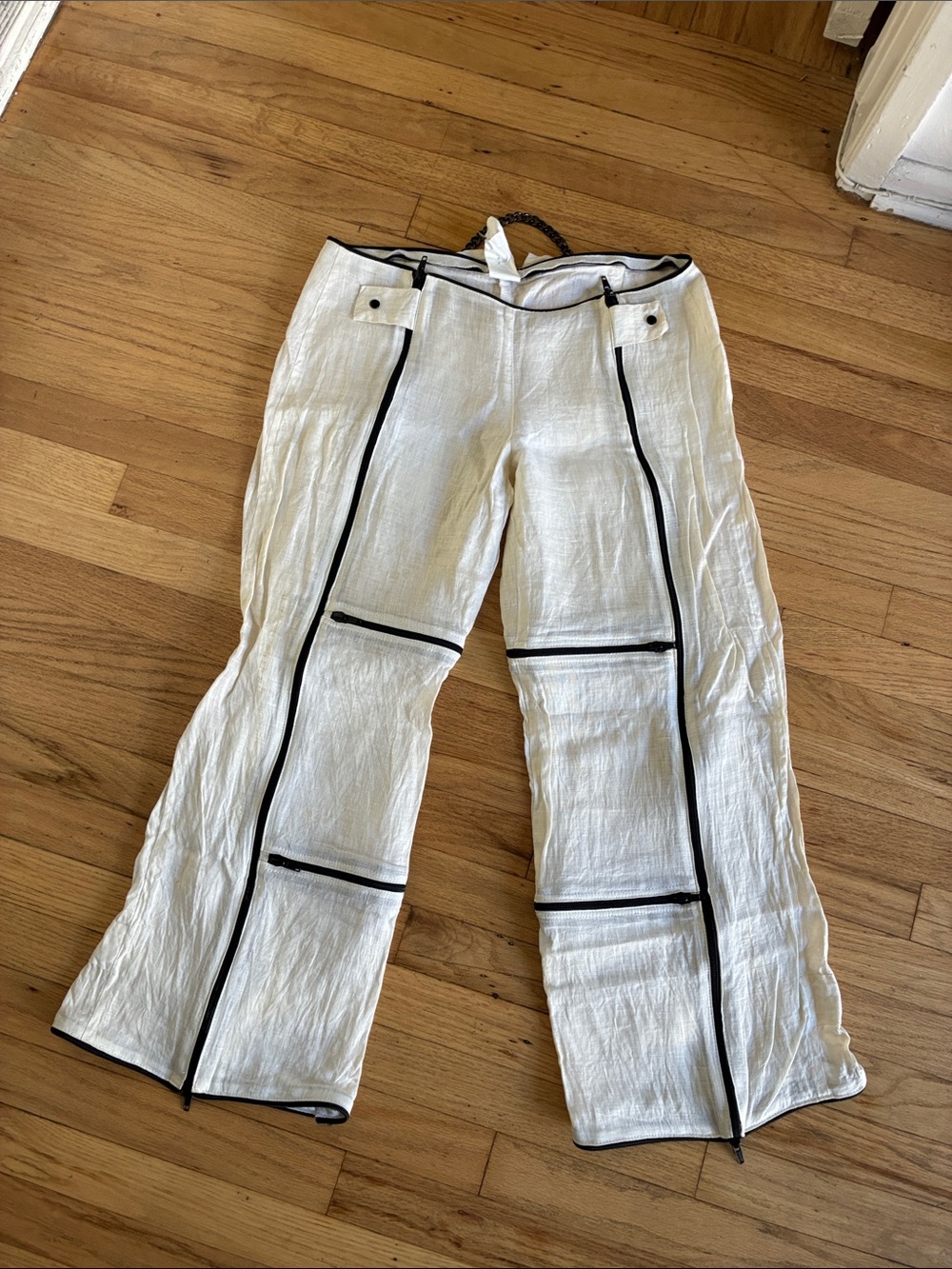 Axxo White Linen-Blend cropped Pants with Black Piping zippers size medium